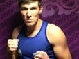 Хіти тижня. У Підмосков'ї охоронець будинку побив чемпіона Європи з тайського боксу