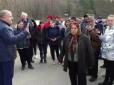 Нові Санжари по-румунськи: Мешканці повіту Арджеш, озброївшись вилами та сокирами, вийшли на протест через утворення карантинної зони для коронавірусу