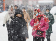 Сніг, зливи та сильний вітер: Синоптики розповіли, де в Україні найсильніше зіпсується погода