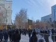 В Алмати протестувальники захопили будівлю управління Комітету нацбезпеки Казахстану