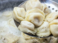 Чому не можна кидати пельмені в окріп - лайфхак, який покращить смак страви