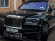 Краса за 900 000 доларів: У Києві помітили дорогий кросовер Rolls-Royce із яскравим тюнінгом (фото)