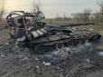 Безтурботно маневрував по полю, як у себе вдома: Українські FPV-дрони уразили російський танк у Бєлгородської області РФ (відео)